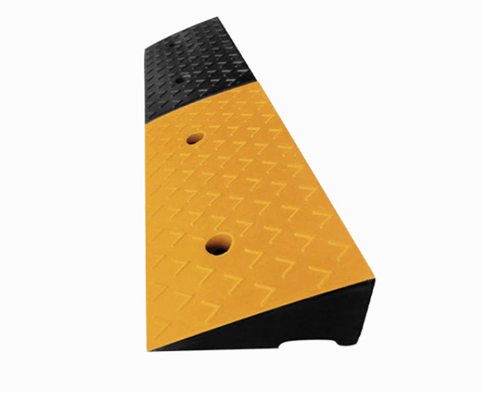 100x15x3cm Black Yellow Chevron Pattern Curb Ramp - Product View

