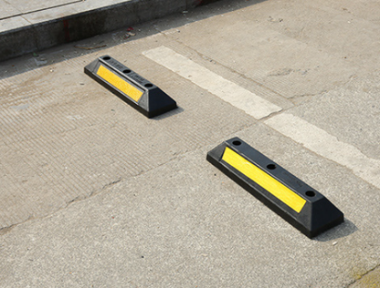 50cm（19.7"） Hollow Rubber Car Parking Block For Commercial Lot & Garage - 1 Yellow Layer （2 pieces (one pair) - 5kg（11.0lbs）Wheel Stop