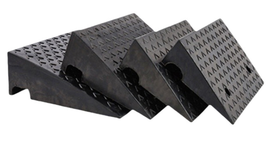 50x32x11cm All Black Rubber Curb Ramp - Product View
